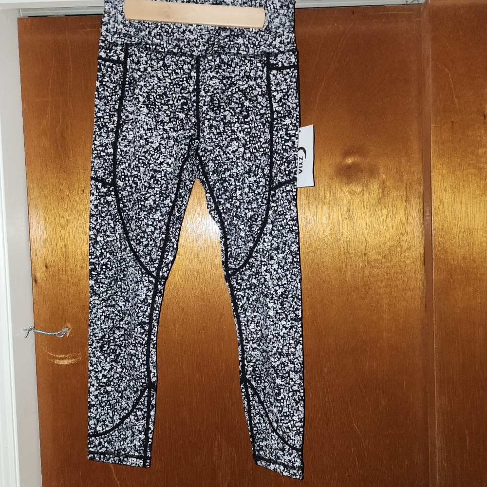 NWT Zyia Soft n Snug Black Mosaic Legging, Size 4